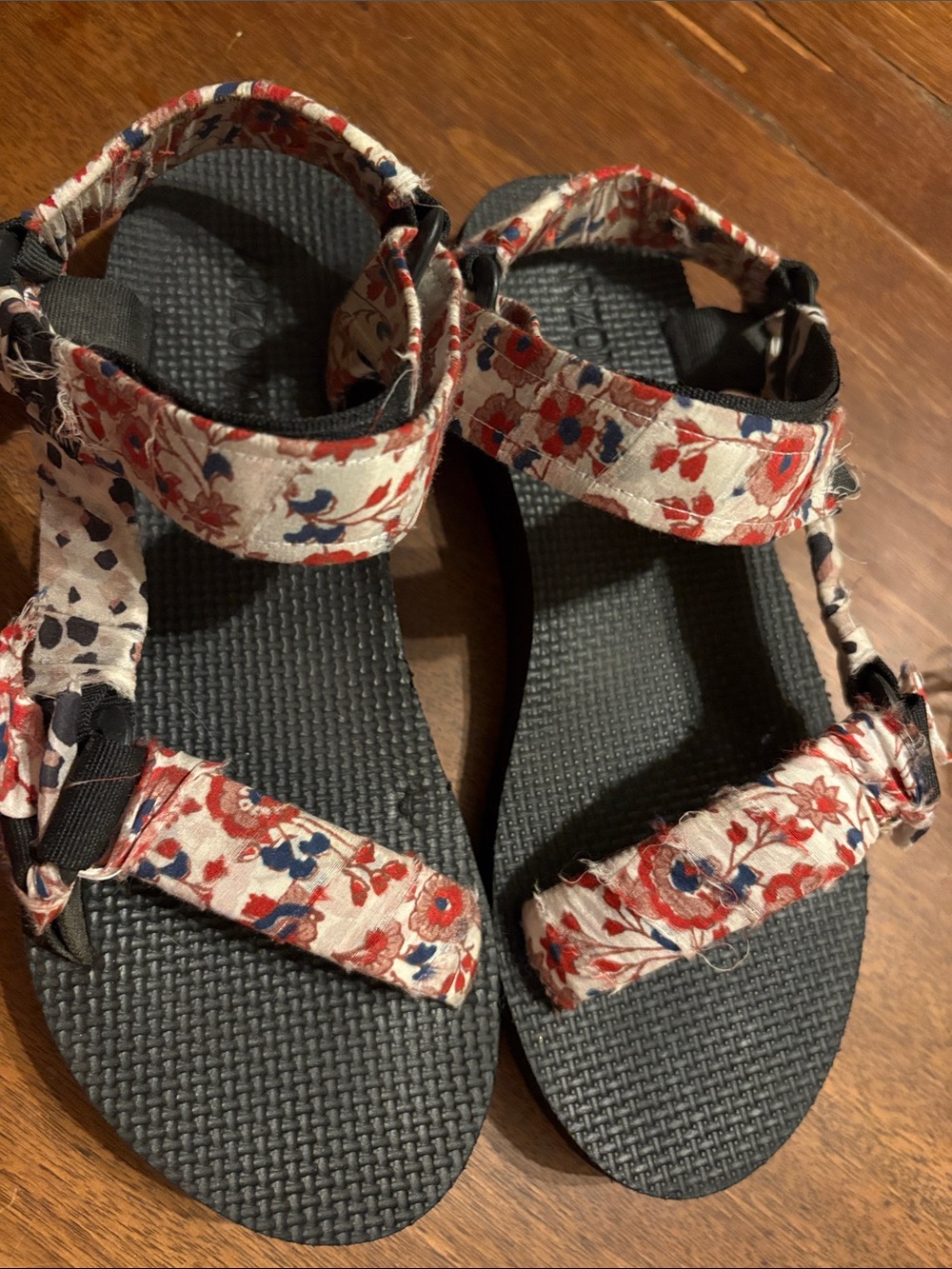 Arizona Love Floral Strap Sandals in Black, Red & Blue